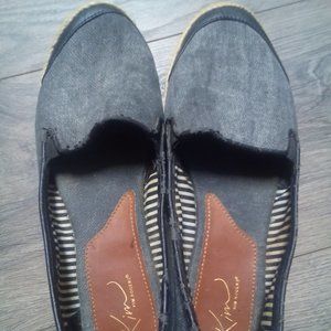 👵GREAT UC KIM ROGERS SLIP ONS